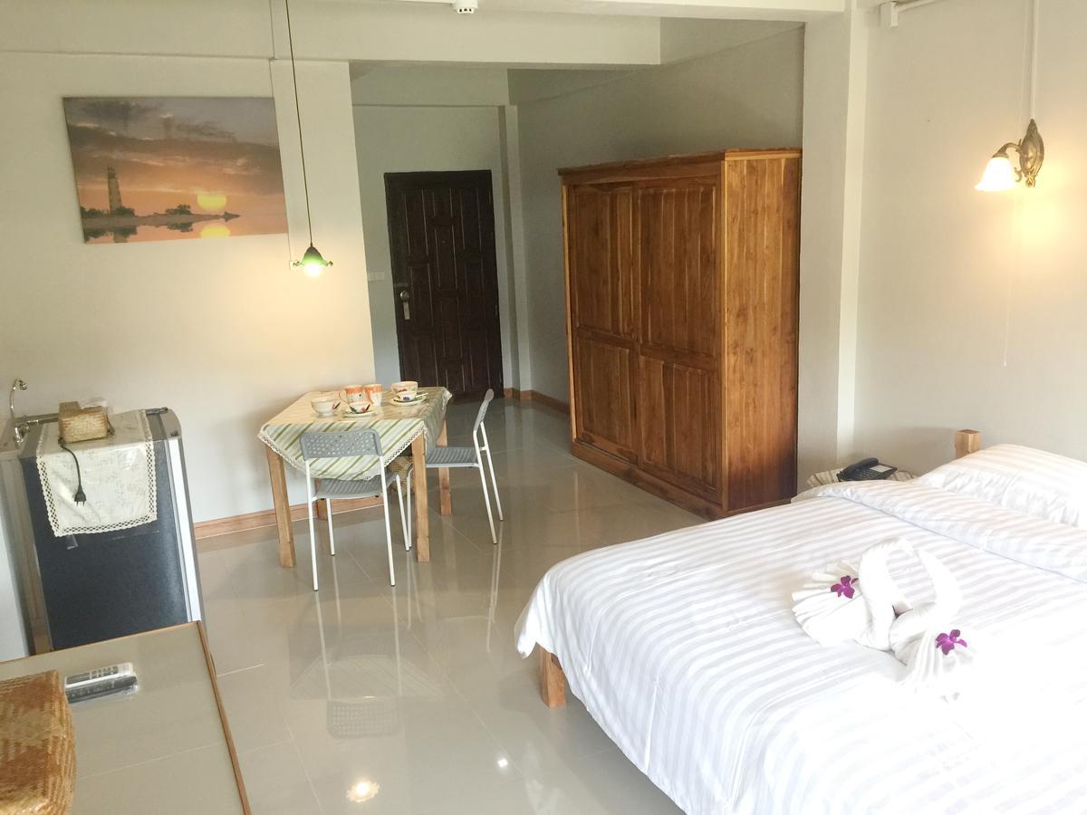 Baan Bangrak Residence Транг Екстериор снимка