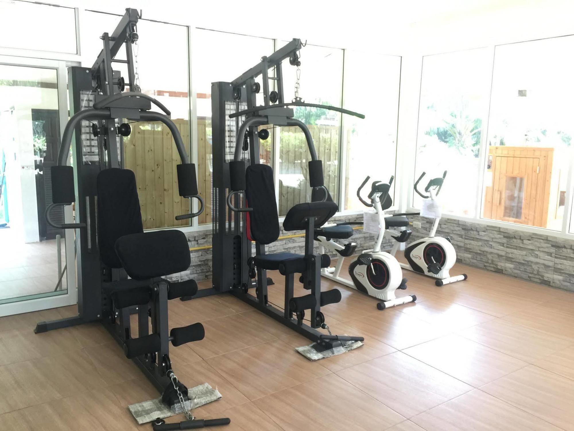 Baan Bangrak Residence Транг Екстериор снимка
