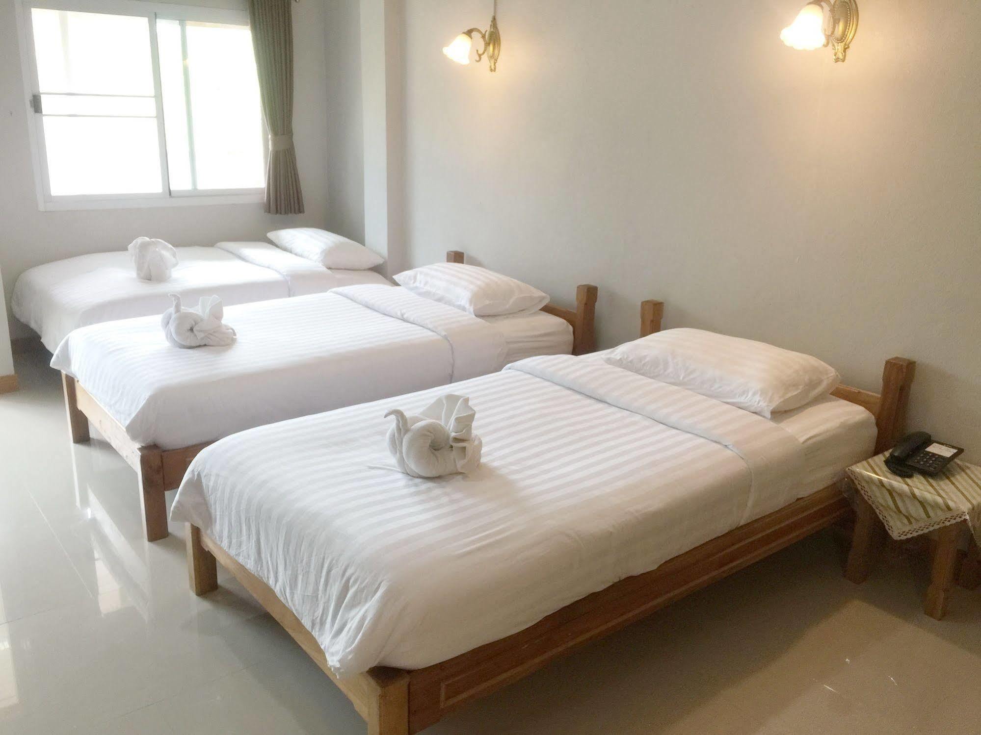 Baan Bangrak Residence Транг Екстериор снимка