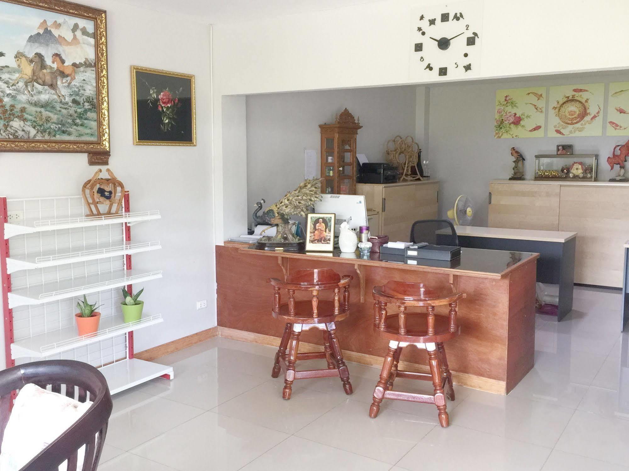 Baan Bangrak Residence Транг Екстериор снимка