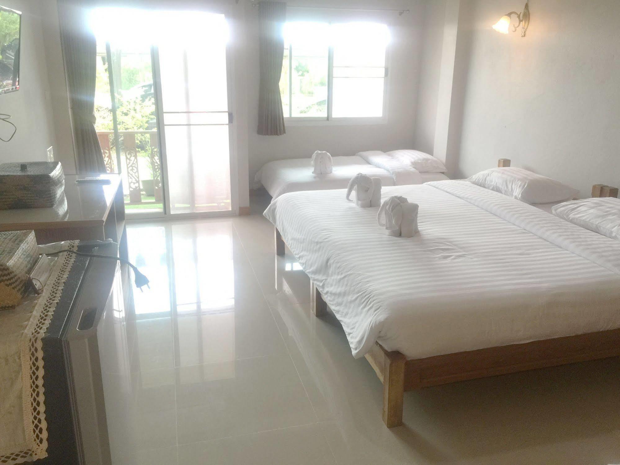 Baan Bangrak Residence Транг Екстериор снимка