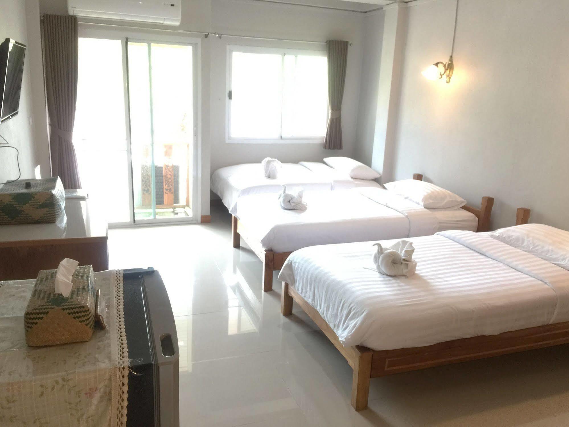 Baan Bangrak Residence Транг Екстериор снимка