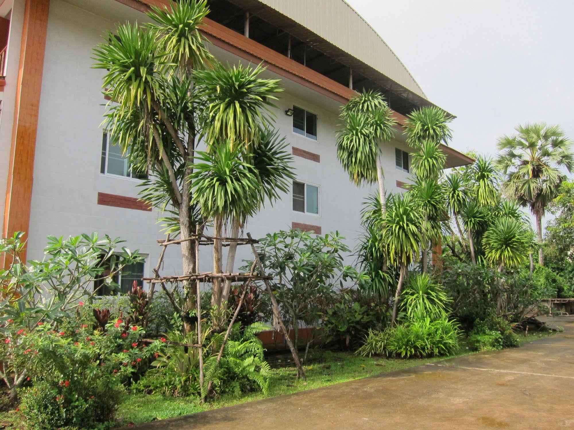 Baan Bangrak Residence Транг Екстериор снимка