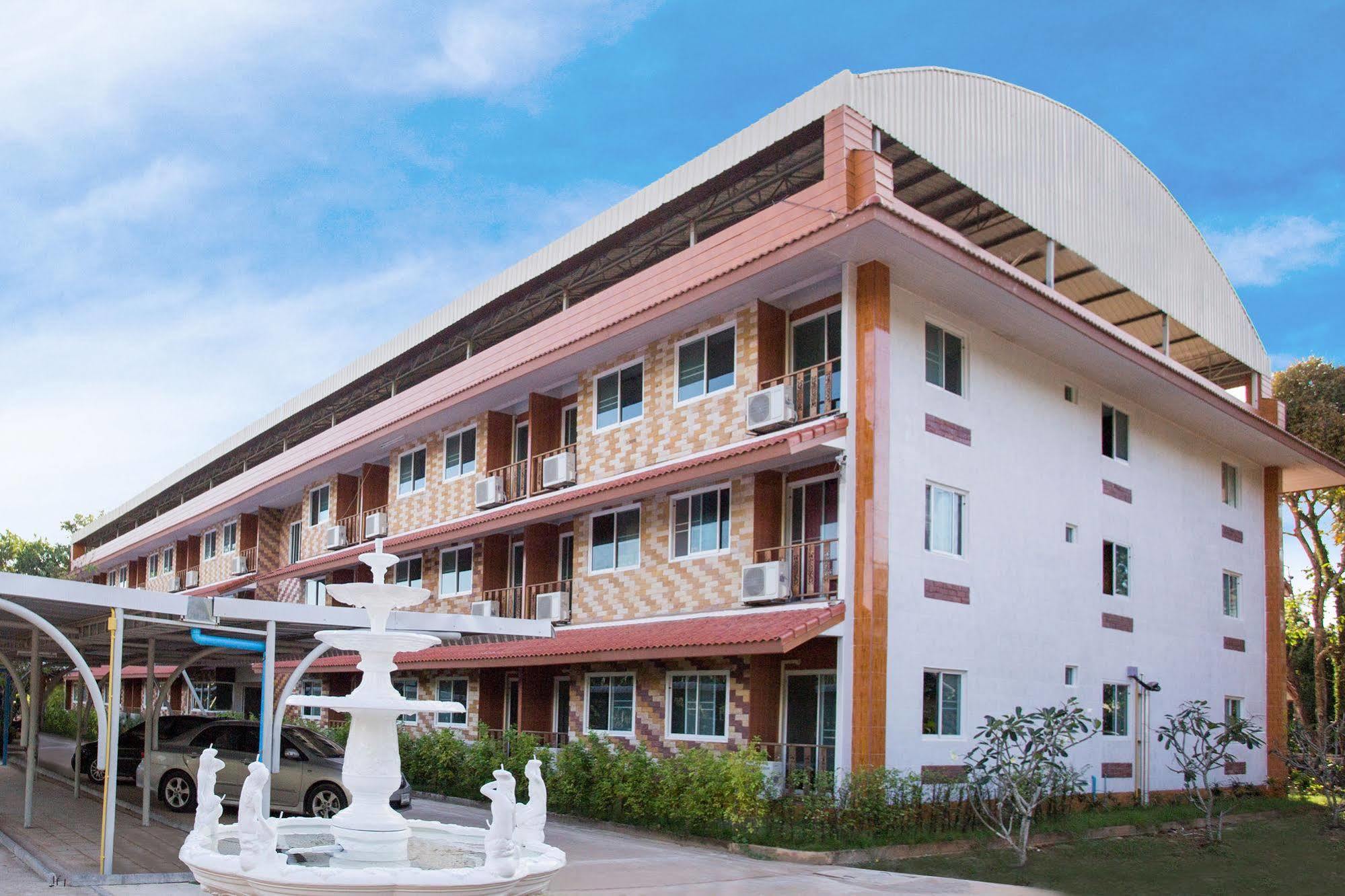 Baan Bangrak Residence Транг Екстериор снимка